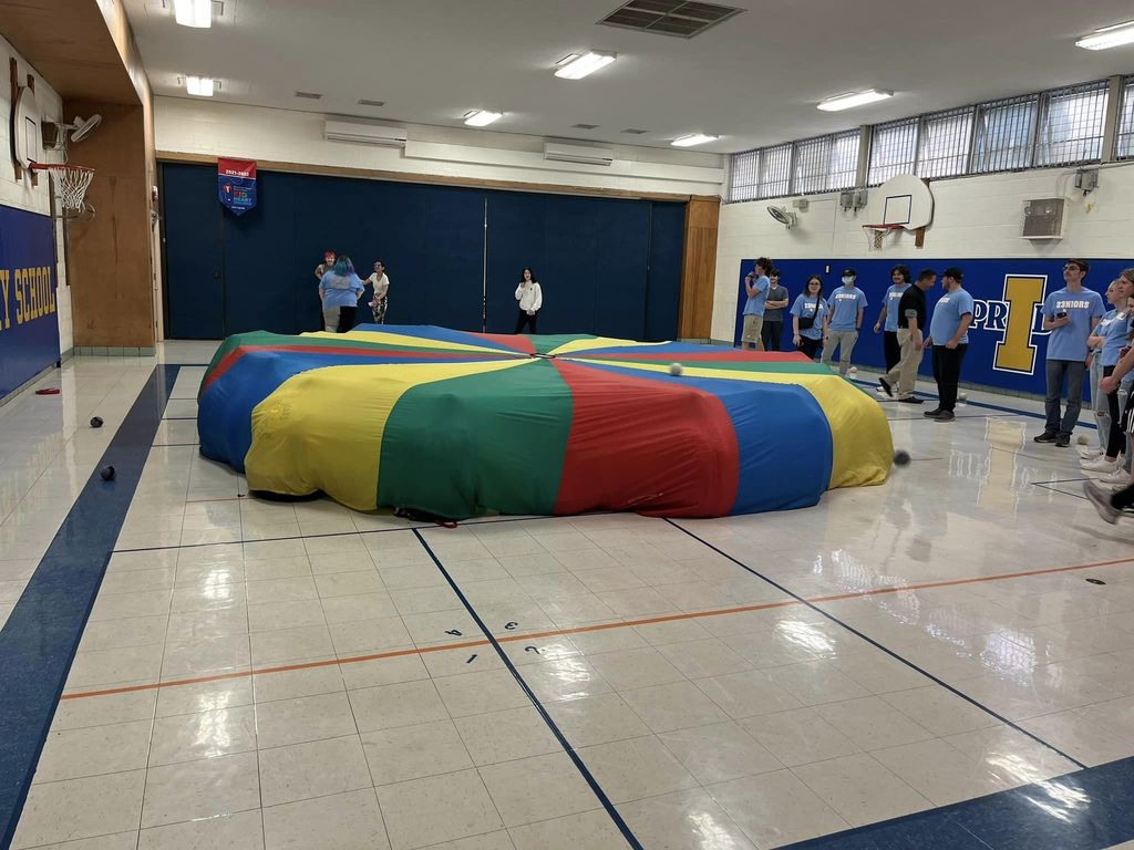 Today we had our graduating seniors the class of 2023 say goodbye to students and staff at IPS!  They even had the opportunity to play their favorite PE activity… the parachute!